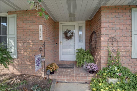 Tiny photo for 1242 Lakeview Road NW, New Philadelphia, OH 44663 (MLS # 5255359)