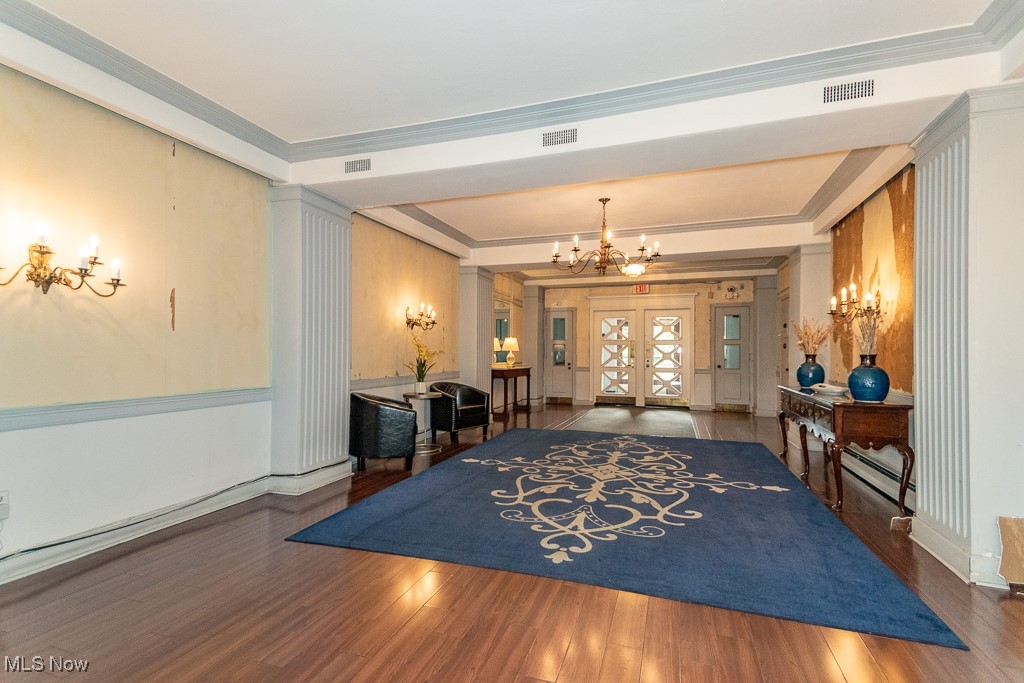 13800 Fairhill Road 206