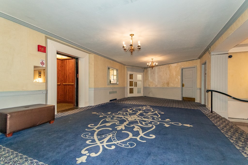 13800 Fairhill Road 206