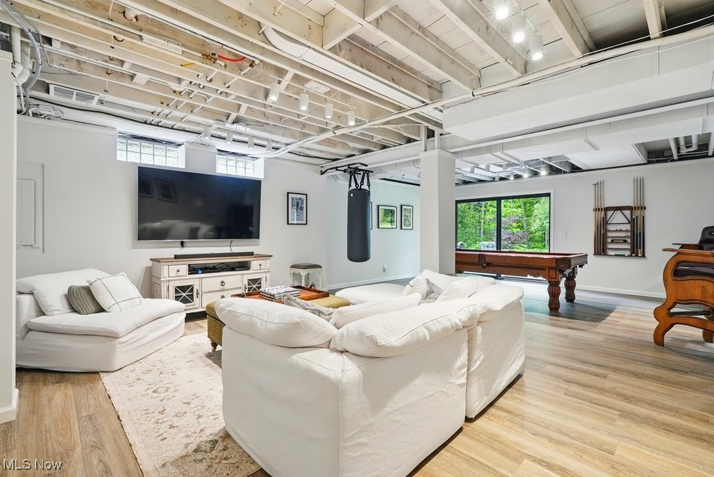 Pepper Pike, Ohio 44124, United States, 3 Bedrooms Bedrooms, ,3 BathroomsBathrooms,Residential,Contingent,143853