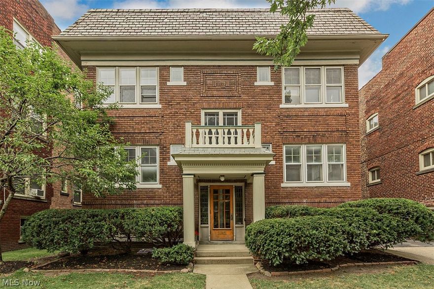 Well Maintained and Updated Brick Six Suite Apartment in Coventry Village.  Four 2 Bedroom Suites & Two 1 Bedroom English Basement Suites.  Boiler was replaced in 2016.  Long term tenants in 5 suites.  One 2 BR suite is vacant for viewing and is pictured.  There are 4 garages and 5 Parking permits in the adjacent lot provided for the tenants.  All Tenants are now Month to Month. Tenants pay for their electric; Owner pays for heat, water, sewer.  Great Opportunity for a Quality Investment in a Prime Location!