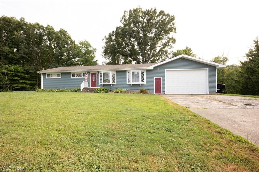 Welcome to this gorgeous ranch style home!  This home offers 3 bedrooms with 2 full baths with just a little over 2200 sq ft of living space!  Fully finished walk out basement. Open floor plan, granite countertops in the kitchen, hardwood flooring throughout the first floor.  Don’t miss out on this opportunity! Contact your agent today!