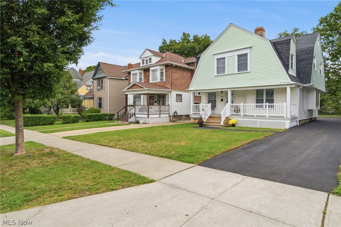 1441 W 114th Street