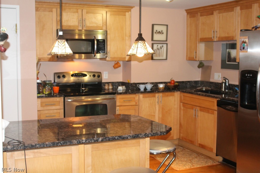 Kenilworth Arms Condo - Residential