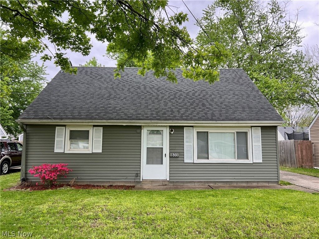 Photo of 633 Blossom Drive, Lorain, OH 44052 (MLS # 5207773)