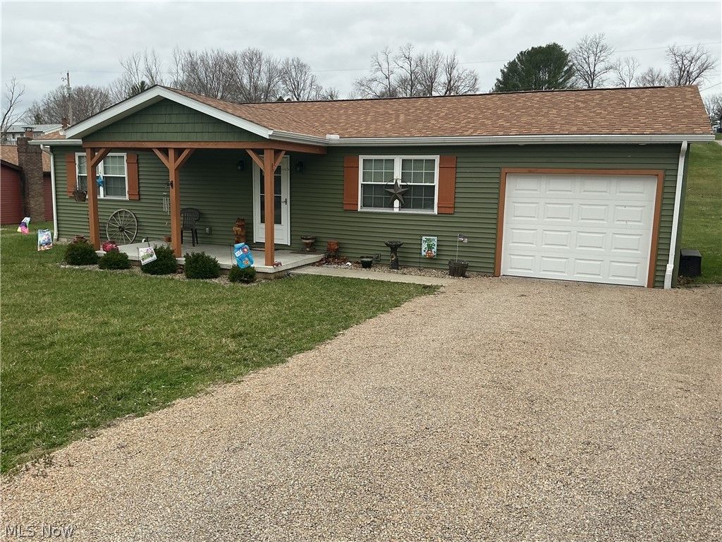 Photo of 3755 Mona Drive, Zanesville, OH 43701 (MLS # 5191341)