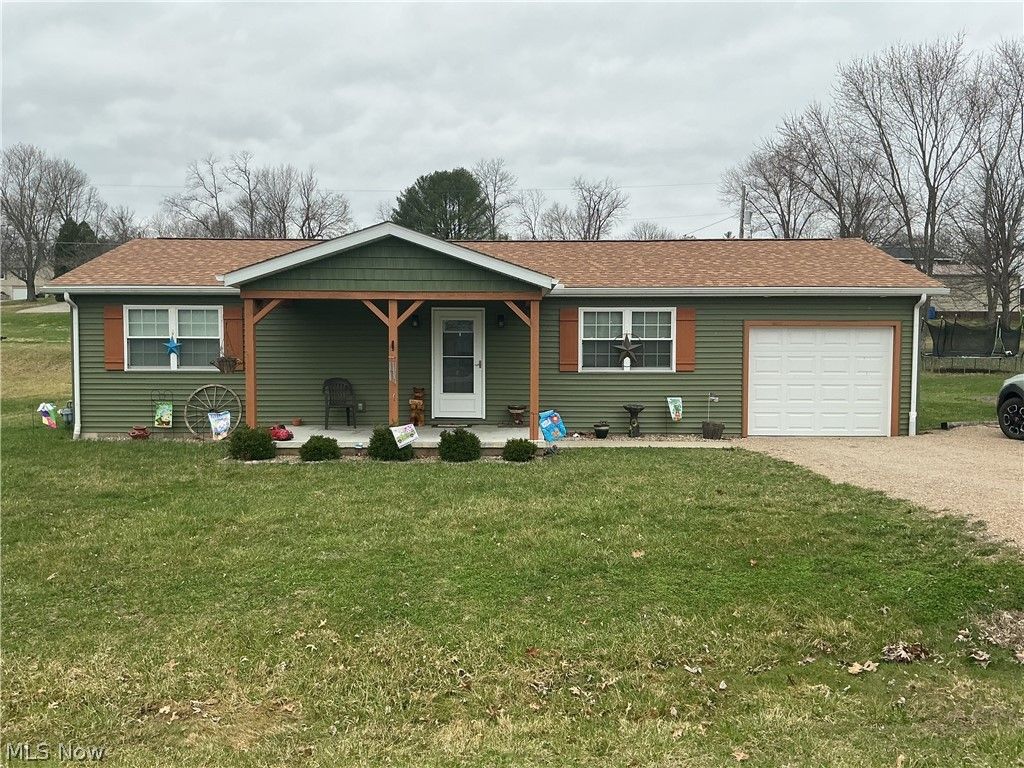 Photo of 3755 Mona Drive, Zanesville, OH 43701 (MLS # 5191341)