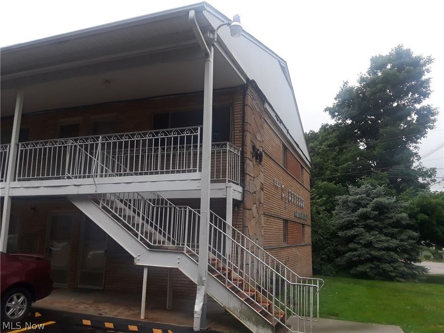 Great location for a one bedroom condominium.  Located between Kent University and local parks. The quaint condominium is spacious with updated cream and gray colors located on ground level.  Resident only pays electric (current resident is averaging $30/month) Laundry is available in the building. Condo temperature runs warm.