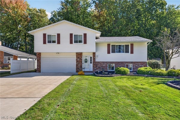 6469 CARTER BLVD, MENTOR, OH 44060 - Image d8720ea23a40e3f87e649b9a9daecffb/3242518319