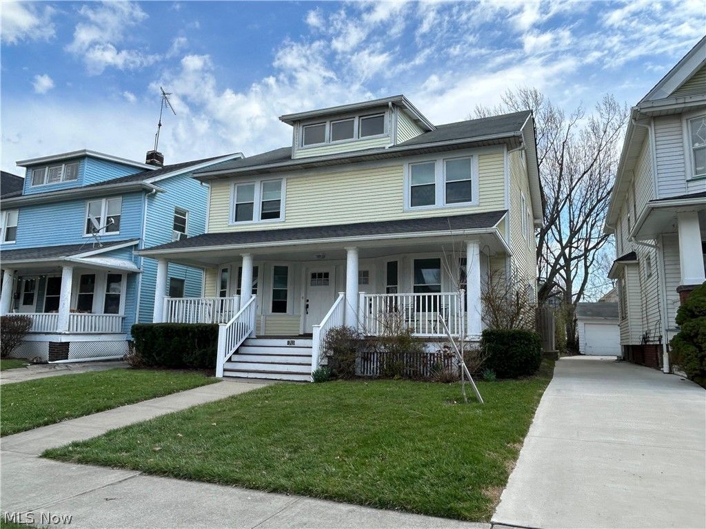 Photo of 1305 W 106th Street, Cleveland, OH 44102 (MLS # 5196328)