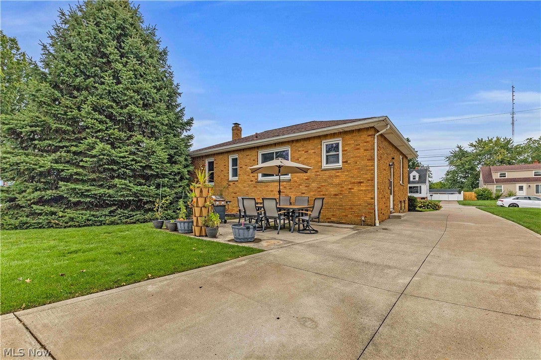 4050 Hilltop Drive