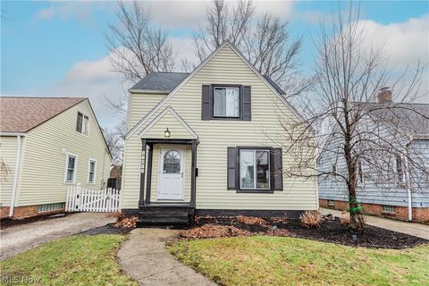 Photo of 17413 Glenshire Avenue, Cleveland, OH 44135 (MLS # 5190377)