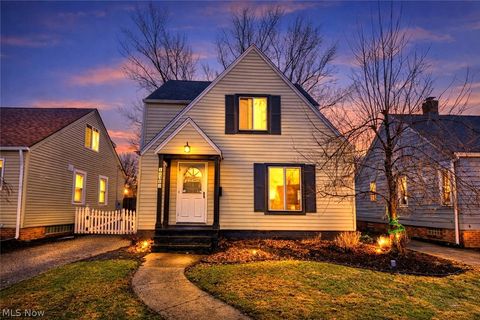 Tiny photo for 17413 Glenshire Avenue, Cleveland, OH 44135 (MLS # 5190377)