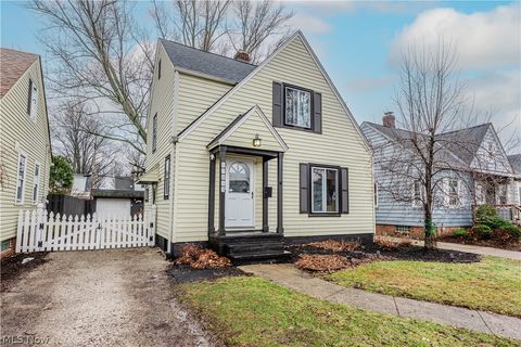 Tiny photo for 17413 Glenshire Avenue, Cleveland, OH 44135 (MLS # 5190377)