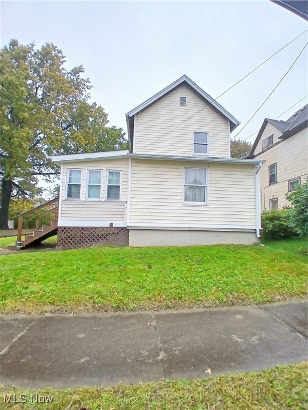 Photo of 809 Lakewood Avenue, Youngstown, OH 44502 (MLS # 5168786)