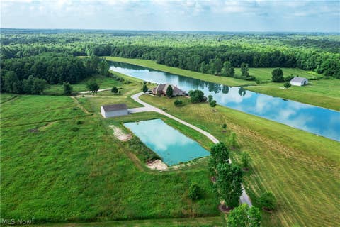 Homes For Sale - 3965 Nelson Mosier Road<br/> Leavittsburg, OH 44430