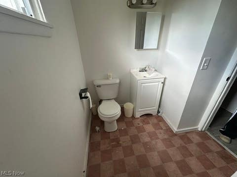 Tiny photo for 15914 Clearview Avenue, Cleveland, OH 44128 (MLS # 5239794)