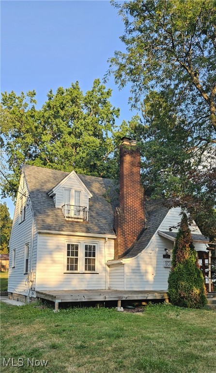 Spacious & Stylish Niles Home with Modern Upgrades! Double land lot!
Comfort meets style in this sprawling three-bedroom home, offering plenty of finished living space plus a partially finished lower level with an additional full bath!
The unique layout blends charm and function?its cottage-like exterior features a sloping entry, a stately brick chimney, and a wraparound wooden deck that doubles as a relaxing front porch. Inside, you?re welcomed by a sliding barn door leading into the inviting living room with original hardwood floors, a large picture window, and a cozy wood-burning fireplace.
Entertain with ease in the formal dining room or the colorful, wood kitchen featuring granite countertops, tile backsplash, brand new stove, and electric cooktop.
On the lower level, a spacious family room impresses with exposed truss beams, a second fireplace, and plenty of room to relax or entertain. Upstairs, the master suite offers a bright full bath and generous layout, joined by two additional bedrooms with hardwood floors and great closet space.
Recent Updates Include:
Vinyl replacement windows & Roof (2019)
AC unit & 200-amp breaker panel (2019)
Granite counters & dishwasher (2019)
Master bedroom air/heat unit (2025)
Hardwood and LVP flooring (2025)
With its blend of character, space, and modern updates, this home is move-in ready and waiting for its next owner. Schedule your showing today.
