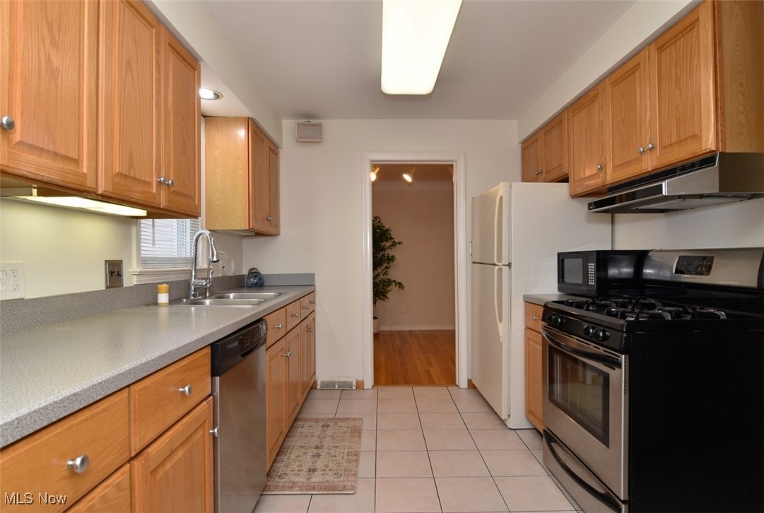 Lyndhurst Manor - Residential