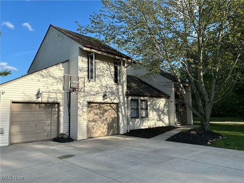 687 Rowelyn Avenue Sheffield Lake OH 44054