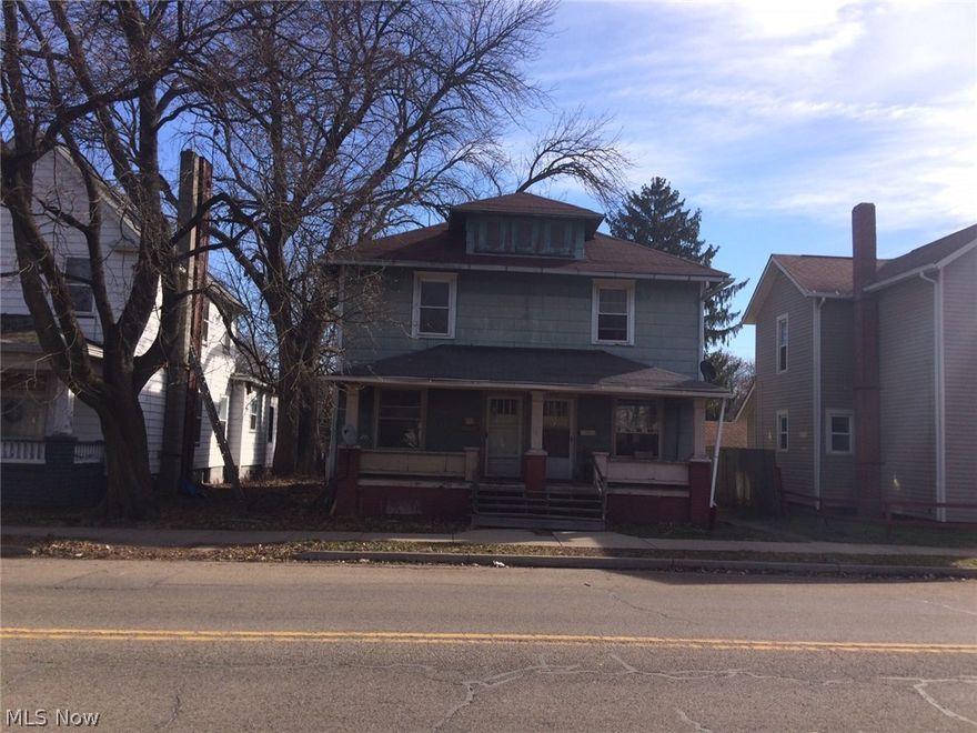 Great Alliance investment!!  Being sold as a package along with 621 S Freedom Ave, also listed at $19,900.  Please call for more details or for showing.  Looking for a quick sale!  Sold as is.