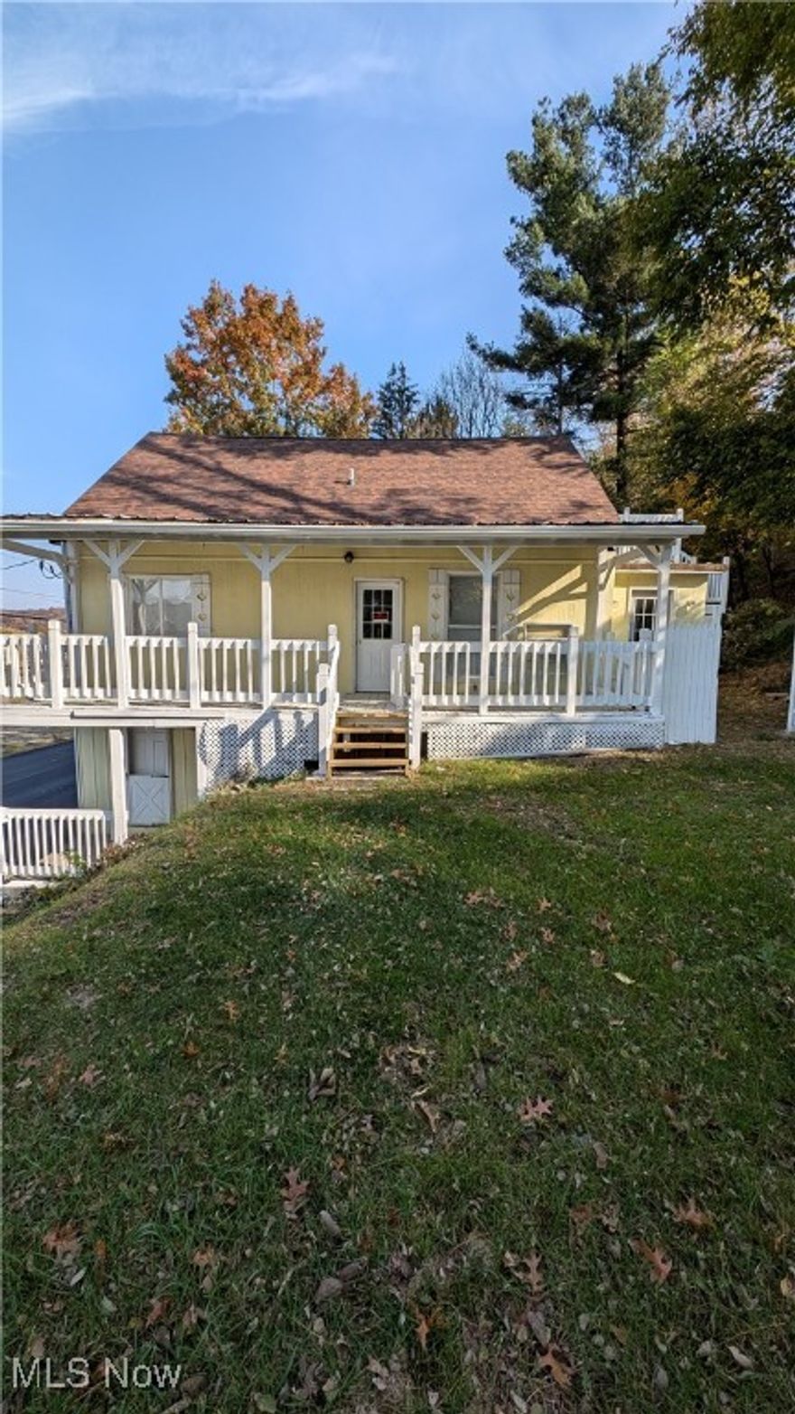 For Rent - Spacious three bedroom, two full baths, in-unit laundry room, two story apartment in home. This house is perfect for the home chef and has an oversized kitchen and open dining room floor plan with plenty of cabinets and counter space as well as a pantry. The master bedroom and bath are on the main floor with two more bedrooms upstairs along with a second bath.  You can sit out on the covered front porch and enjoy cookouts in the front yard.