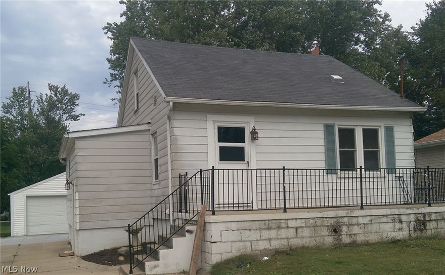 Welcome to 2693 Chelsea Dr!  This spacious bungalow is perfect for your family!  The first floor offers an updated kitchen with a dining room!  That opens up to a large living room.  This home offers a first floor master suite and the second floor has a spacious bedroom with extra space for an office or play room!  This home has an over sized lot that extends the entire back of the home.  There is a beautiful deck off of the back of the house that has sliders to the dining room.  You will love this home!  Schedule your private viewing asap!