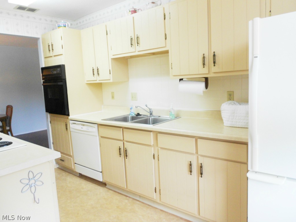 Silver Lake Towers - Residential