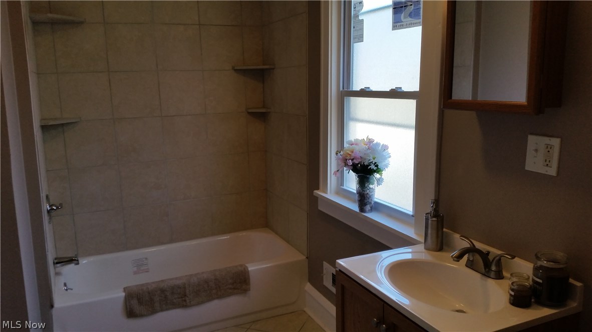 James M Hoyts - Residential