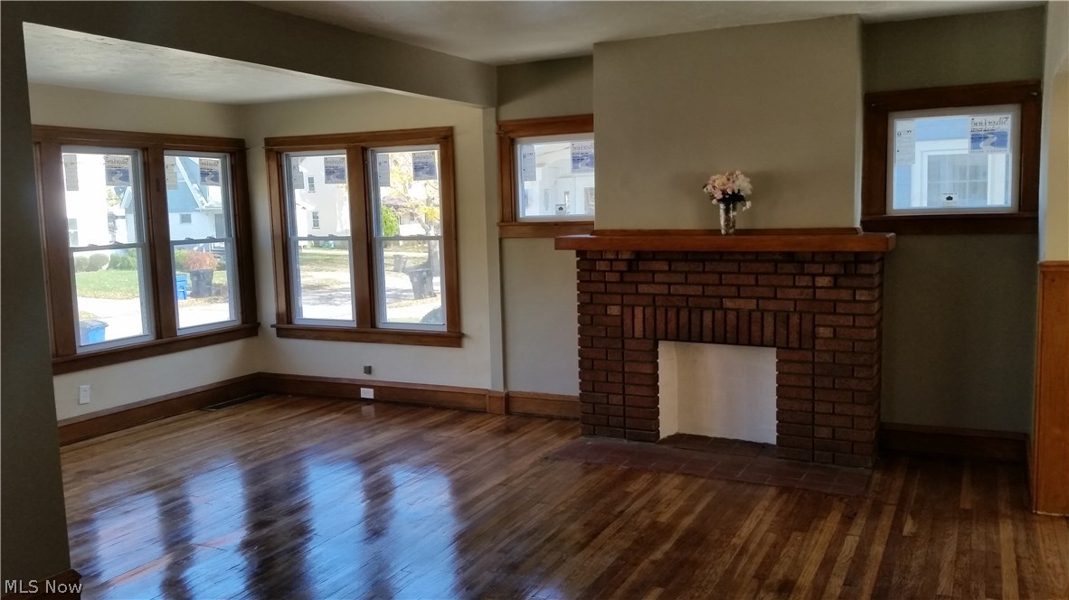 James M Hoyts - Residential