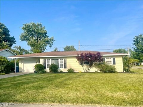 785 Howell Street Sheffield Lake OH 44054