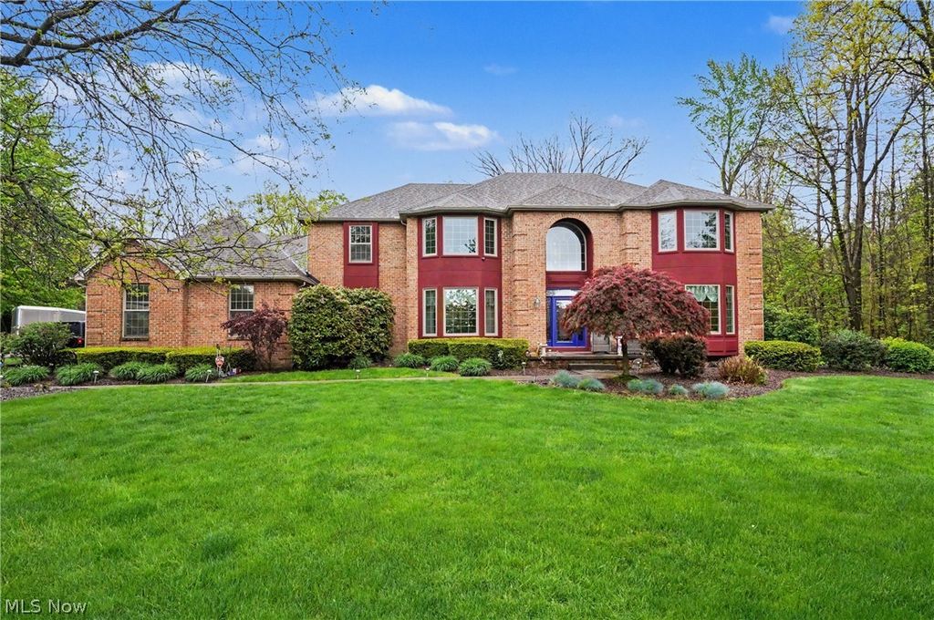Photo of 170 Oak Tree Drive, Canfield, OH 44406 (MLS # 5205881)