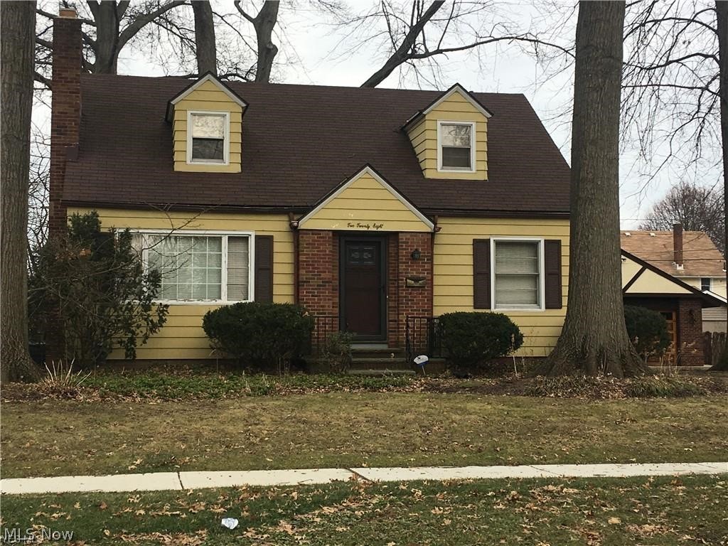 neat and clean bungalow with spacious rooms, 1st floor master, full bath on first and 2nd floor for convenience. Detached 2 car garage, enclosed rear porch, fenced rear yard and home is surrounded with mature oak and maple trees. Basement is unfinished with plenty of possibilities, tall ceilings and solid foundation. Great location to start or downsize.