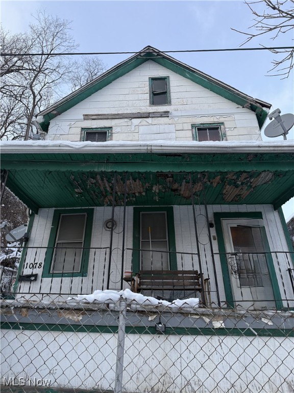 This 2-story, 4-bedroom Colonial in Tremont offers a great investment opportunity. With solid bones and plenty of potential, it's perfect for investors or homeowners looking to restore or modernize. While it needs significant repairs, the possibilities are endless. Located in a highly sought-after neighborhood, this fixer-upper is ready for transformation.