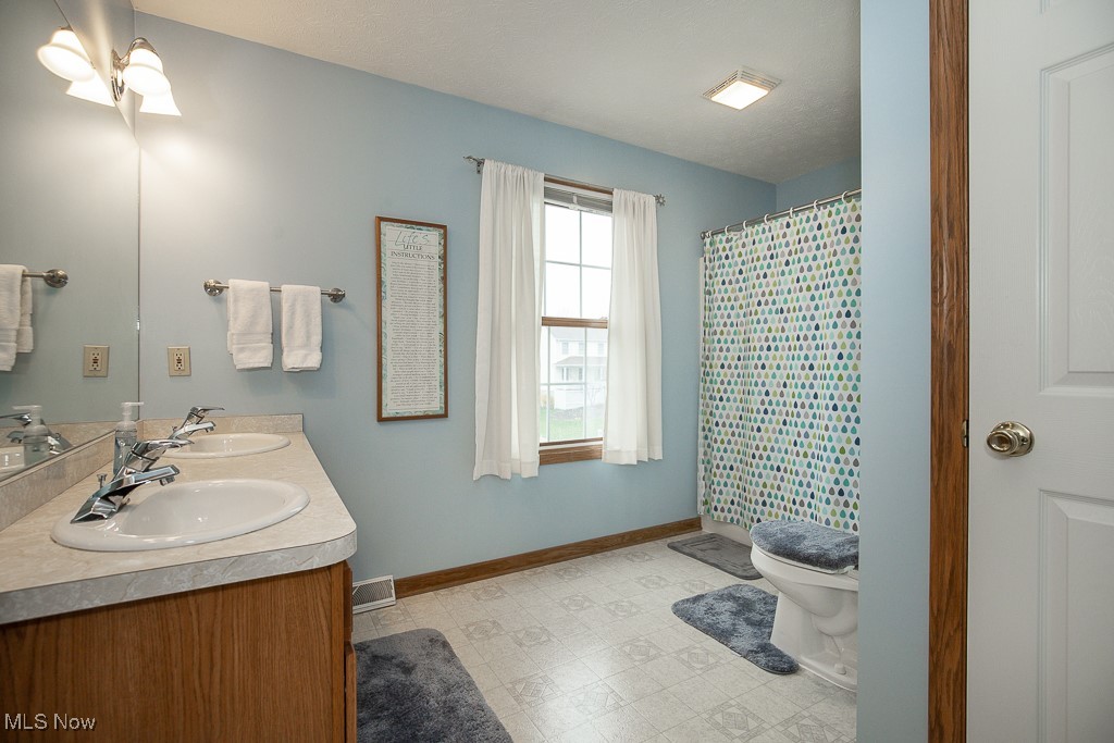 2131 Kimberly Court, Wickliffe, Ohio image 14