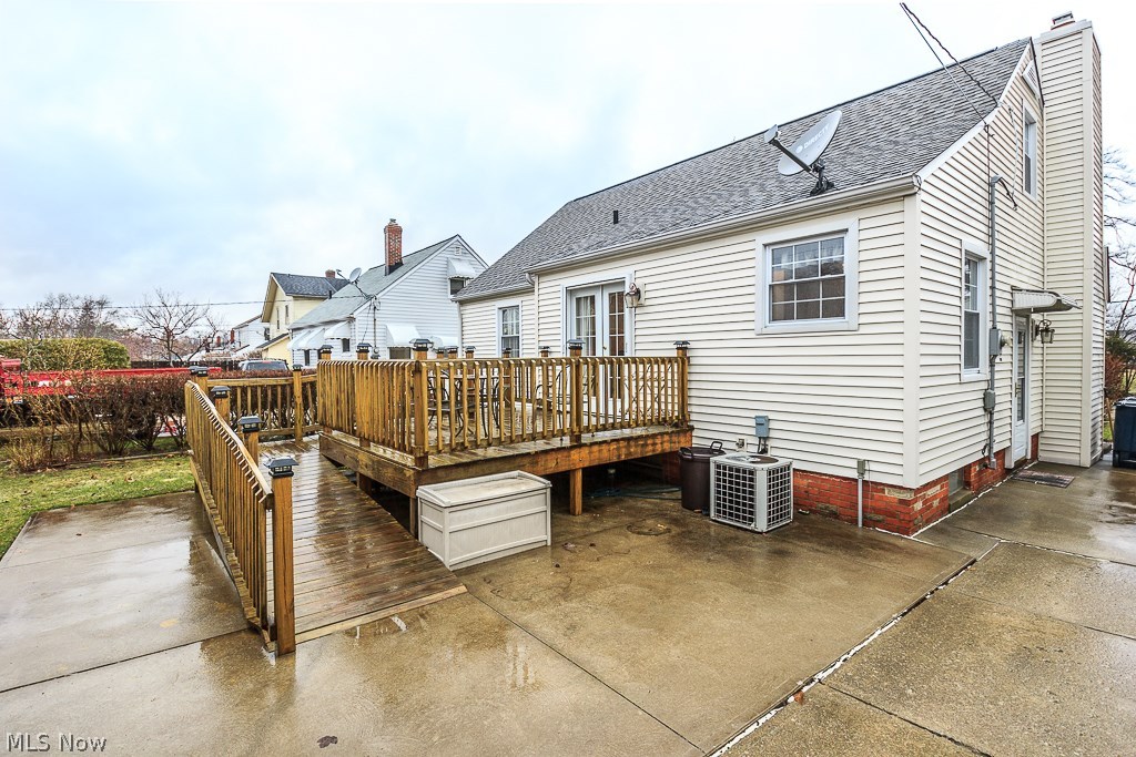 Broadfield 02/W H Teller - Residential