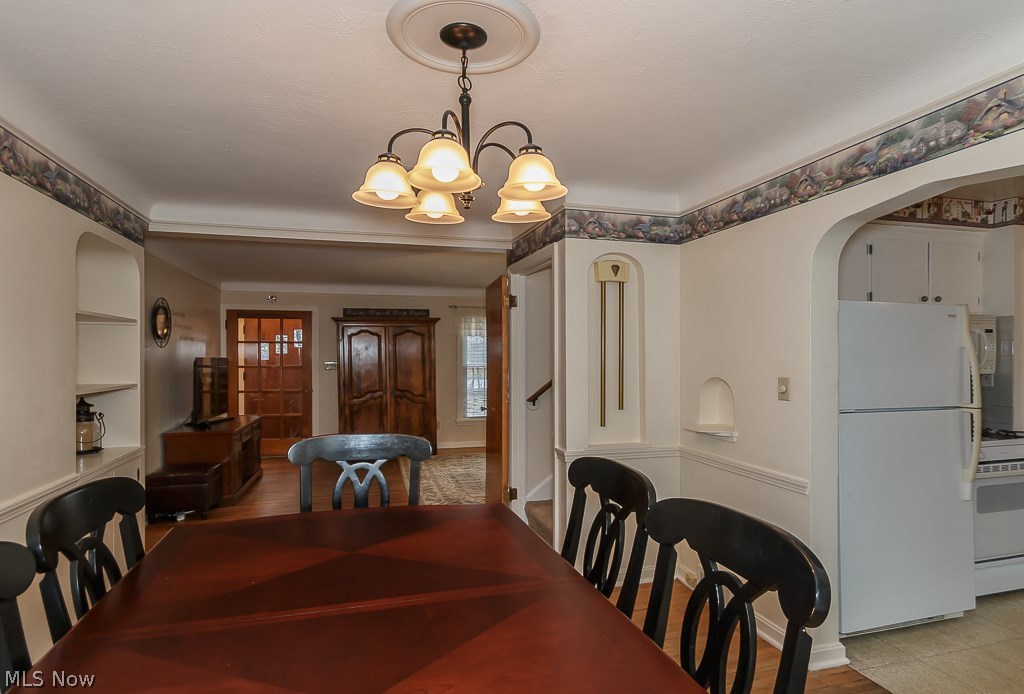 Broadfield 02/W H Teller - Residential