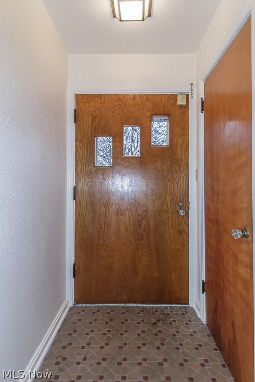 Broadfield 02/W H Teller - Residential