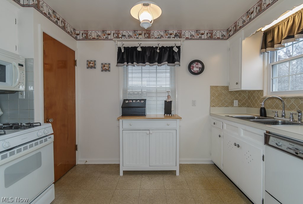 Broadfield 02/W H Teller - Residential