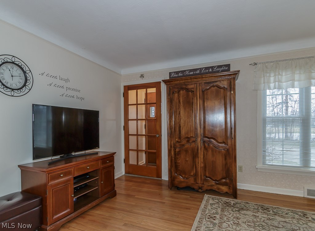 Broadfield 02/W H Teller - Residential