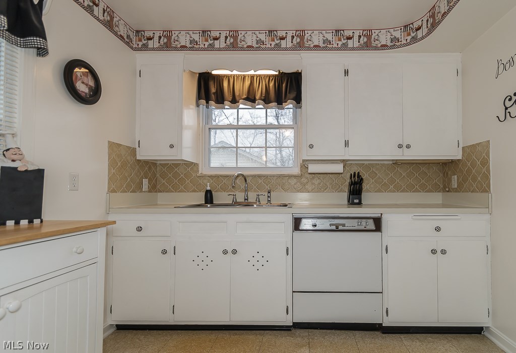 Broadfield 02/W H Teller - Residential