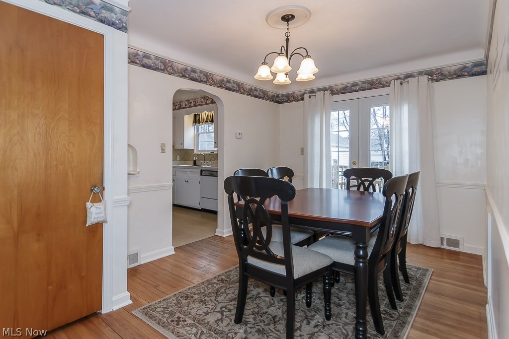 Broadfield 02/W H Teller - Residential