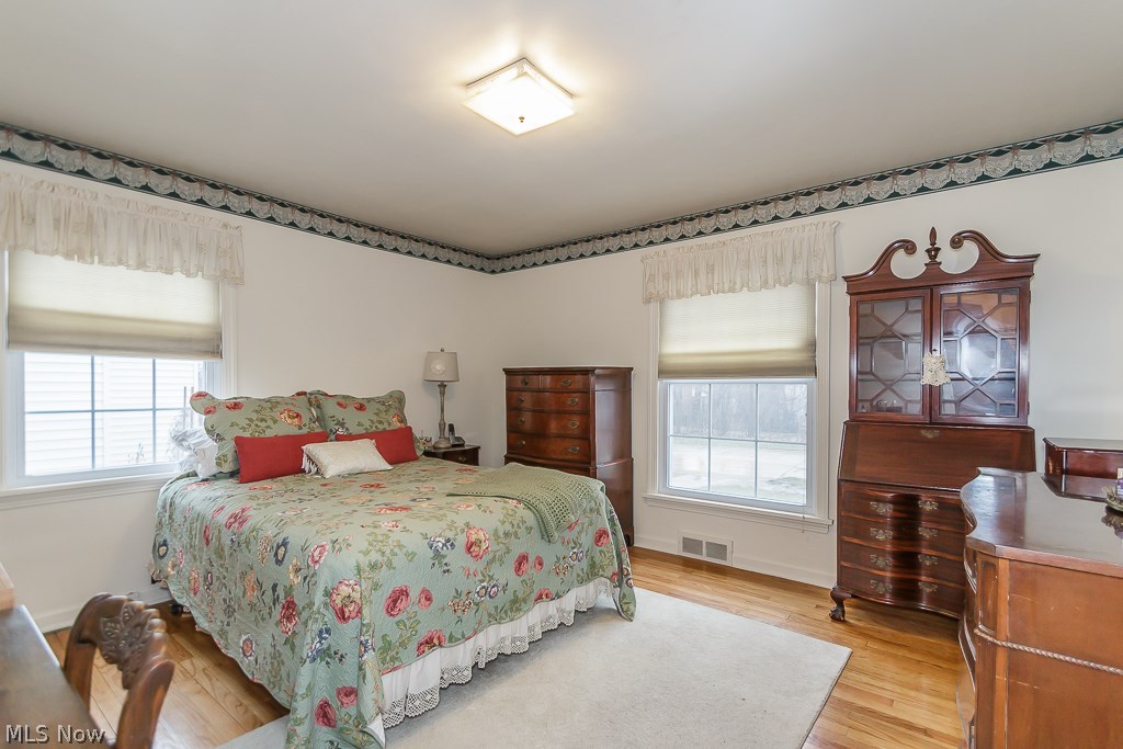 Broadfield 02/W H Teller - Residential