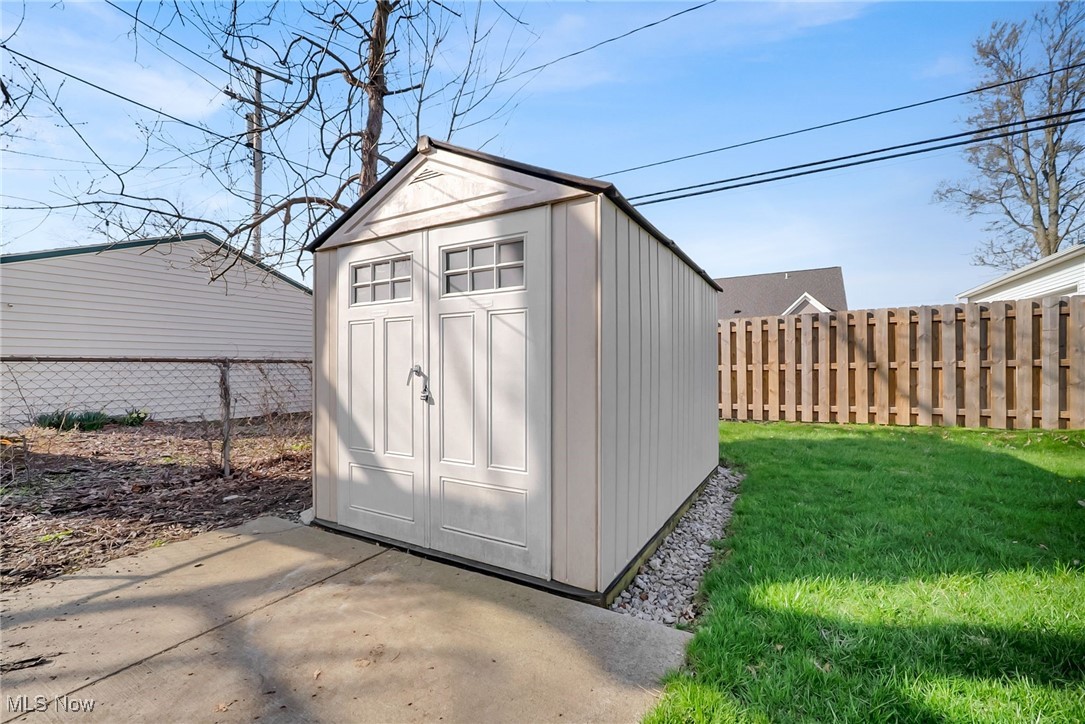 394 E 322nd Street, Willowick, Ohio image 4