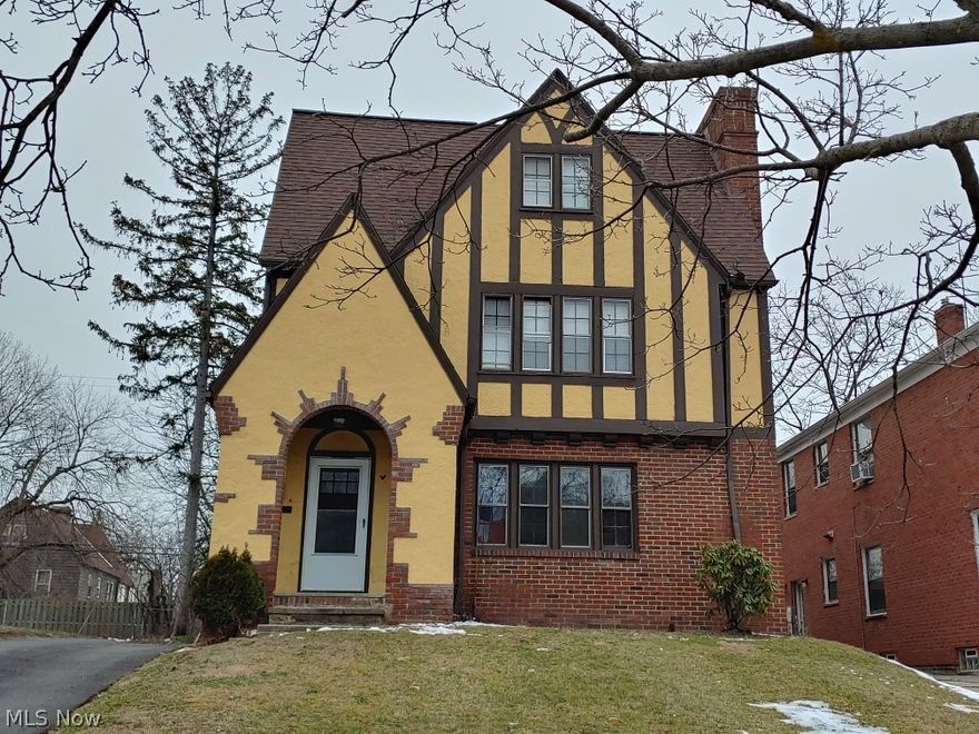 Court Ordered Sale by Private Selling Officer. No Showings. Bidding ends March 17, 2020 & is online only. According to public record this Two family home has 4 bedroom & 2 bath. Information is thought to be correct but not guaranteed. SOLD 100% AS-IS w/all faults.10% deposit($1,000 min) due w/i 24 hours of bidding end.