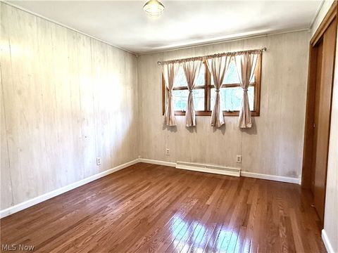 Tiny photo for 3194 Beaumont Avenue NW, Massillon, OH 44647 (MLS # 5189997)