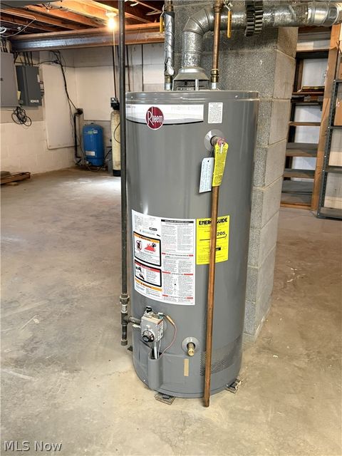 Tiny photo for 3194 Beaumont Avenue NW, Massillon, OH 44647 (MLS # 5189997)