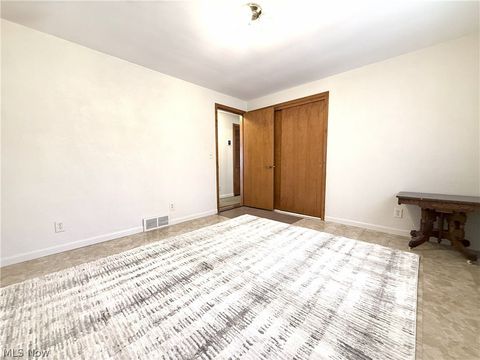 Tiny photo for 3194 Beaumont Avenue NW, Massillon, OH 44647 (MLS # 5189997)