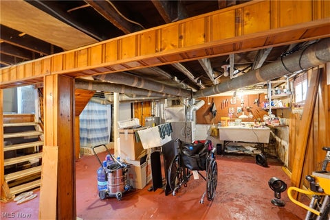 Tiny photo for 982 W Hopocan Avenue, Barberton, OH 44203 (MLS # 5239985)