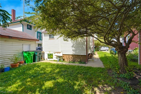 Tiny photo for 982 W Hopocan Avenue, Barberton, OH 44203 (MLS # 5239985)
